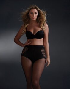 Shapewear vs Hosiery: The Differences and When to Wear Each